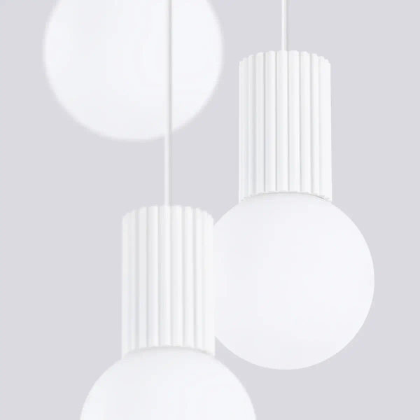 Ryflowana lampa wisząca HALO SL.1710 potrójna kule białe