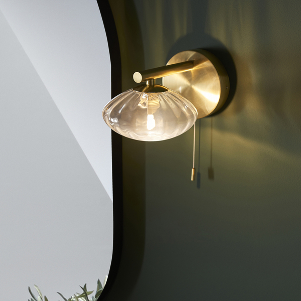 Lampa ścienna z włącznikiem L&-197182 Light& szklana IP44 mosiądz