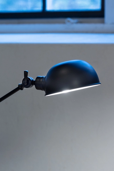 Regulowana lampka stołowa Portland 108584 Markslojd metalowa oprawa czarna