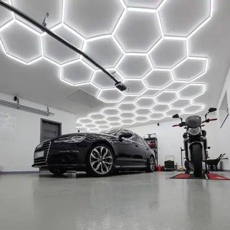 Młodzieżowy kinkiet ścienny KLMP5 LED 230W 4000K RGB karabin USB czarny