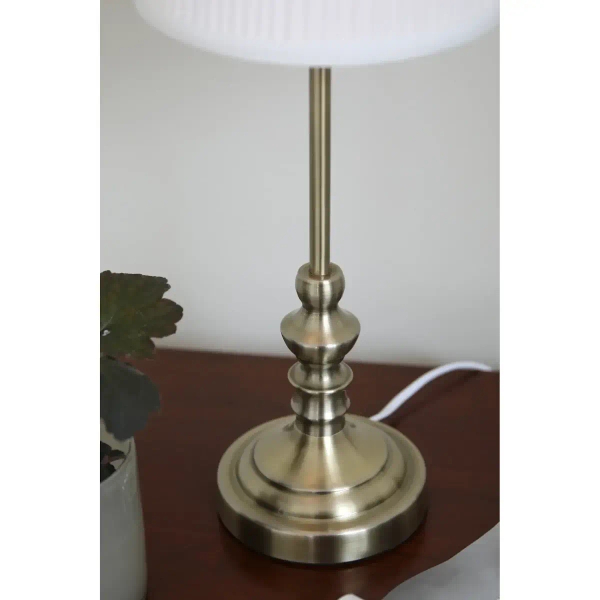 Klasyczna lampa stołowa Noble 108969 ryflowany klosz mosiądz ecru