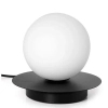 Minimalistyczna lampa na stół Borra B2A122P1 kula z wtyczką biały czarny