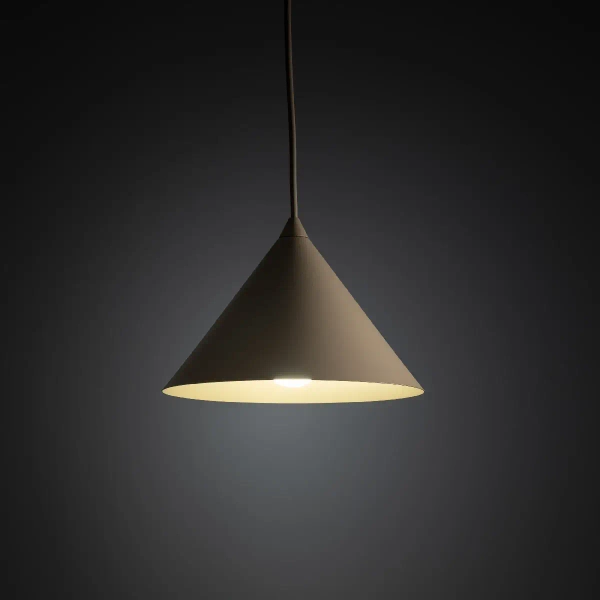 Modernistyczna wisząca lampa CONO S 10619 stożek metalowy beżowy