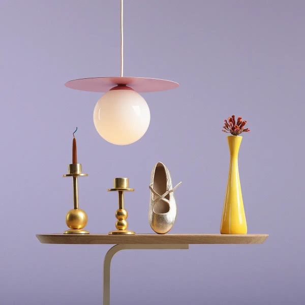 Zwisająca lampa kulista Loop 1125G18_S Aldex szklana różowa