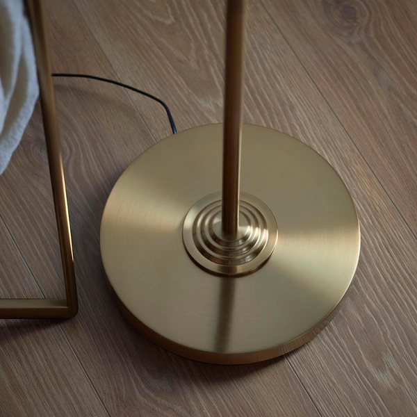 Podłogowa lampa do salonu Highclere 113461 z abażurem mosiądz antyczny