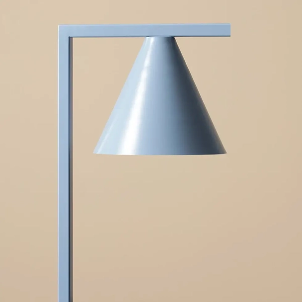 Niebieska lampa biurkowa Form Table 1108B16 Aldex industrial do gabinetu