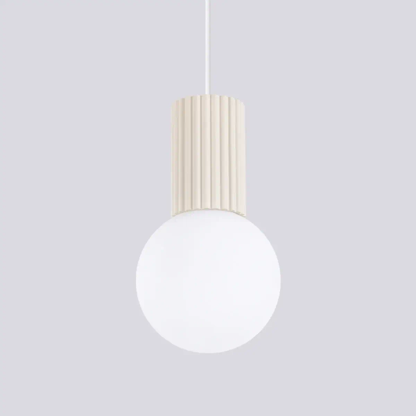 Wisząca lampa minimalistyczna HALO SL.1719 ryflowana kula beżowa