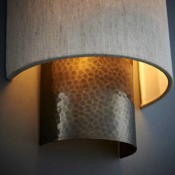 Kinkiet ścienny Indara 71308 Endon metal tkanina na przedpokój mosiądz beżowy