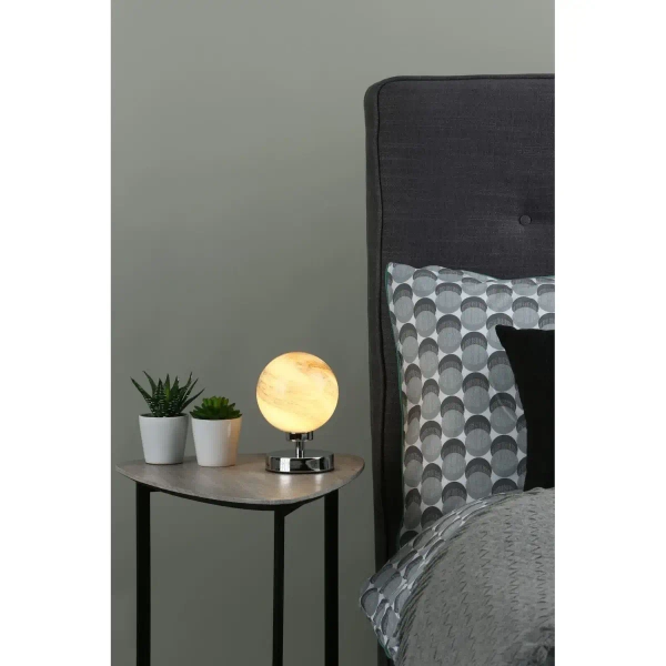 Okrągła lampa stołowa Esben ESB4150-07 szklana kula chrom