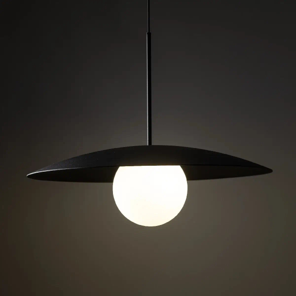 Jadalniana lampa zwisająca Slate 10637 mleczna kula czarny