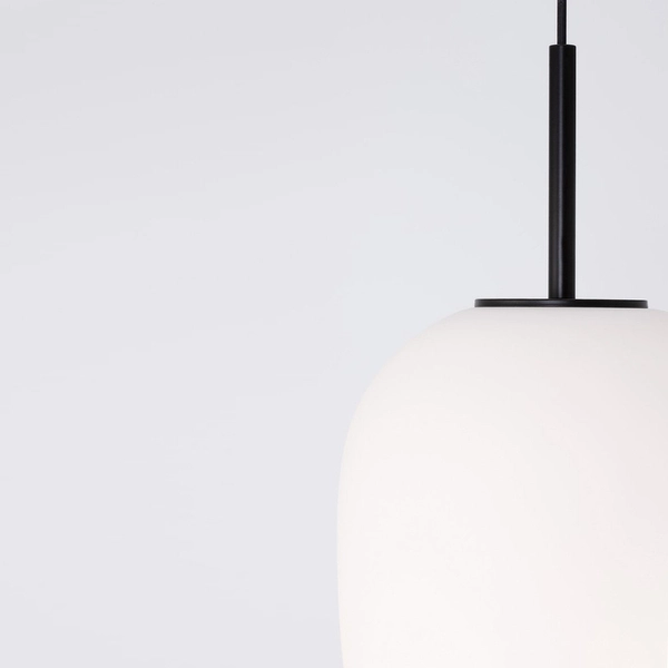 Czarna lampa wisząca Marc LE42720 szklana kula ball do pokoju loftowa