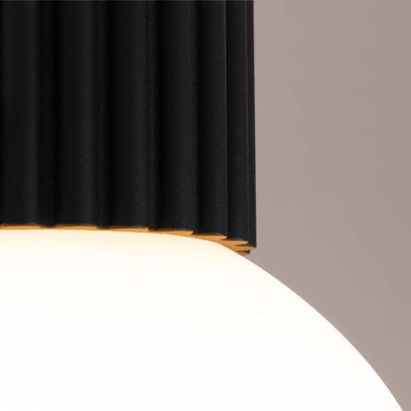 Kulista lampa sufitowa HALO SL.1713 okrągła szklana biała czarna