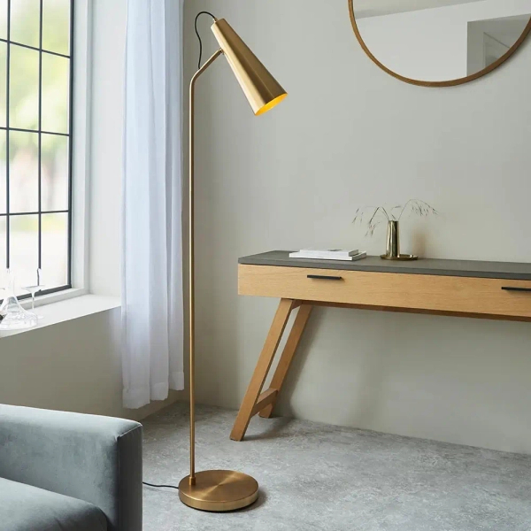 Lampa podłogowa z włącznikiem nożnym Karna 107528 mosiężna
