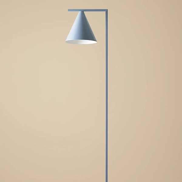 Nowoczesna lampa podłogowa Form Floor 1108A16 Aldex do sypialni niebieska