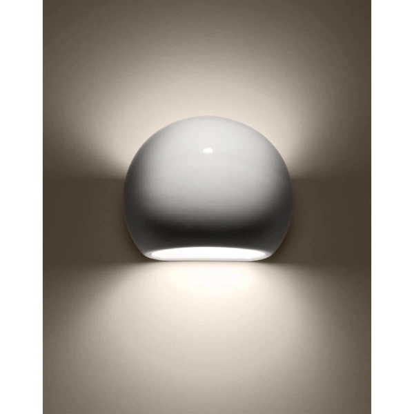 Biała lampa ścienna SL.1026 kulisty kinkiet do przedpokoju