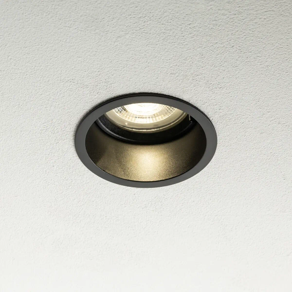 Wpuszczane oczko sufitowe CUP 10789 do jadalni czarne