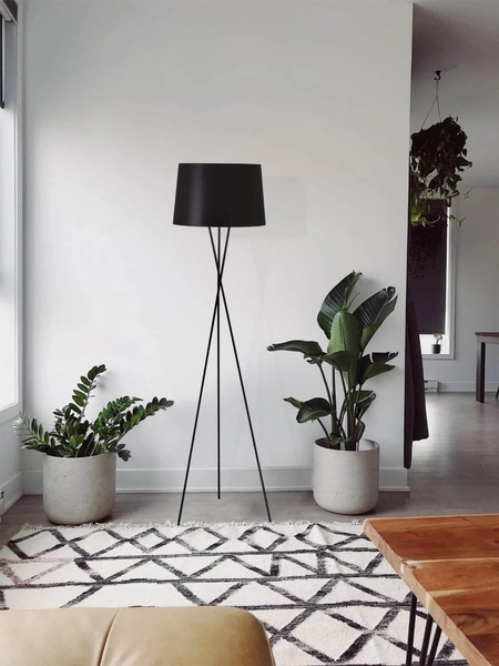Salonowa lampa podłogowa Remi K-4353 z abażurem czarna