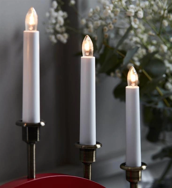 Bożonarodzeniowy świecznik dekoracyjny Bridge czerwony mosiądz