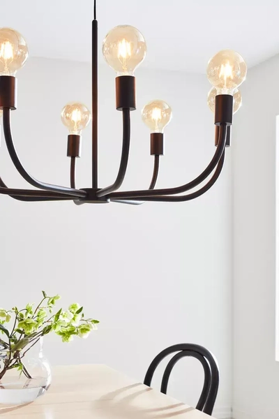 8-punktowy żyrandol salonowy Amistoso nad stół czarny