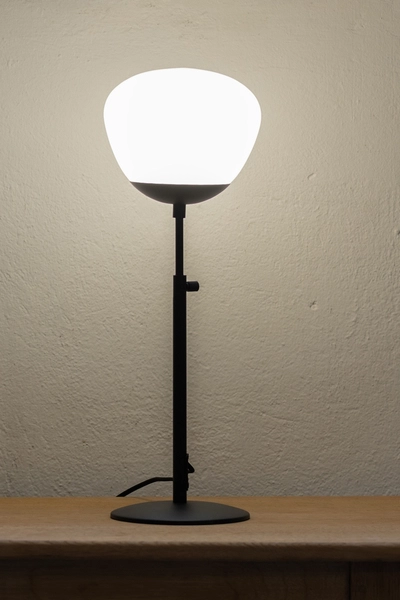 Lampka na biurko Rise 108545 Markslojd metalowa szklana czarna biała