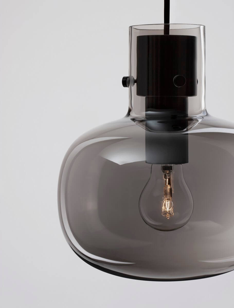 Wisząca lampa industrialna Padre kulista czarna przydymiona