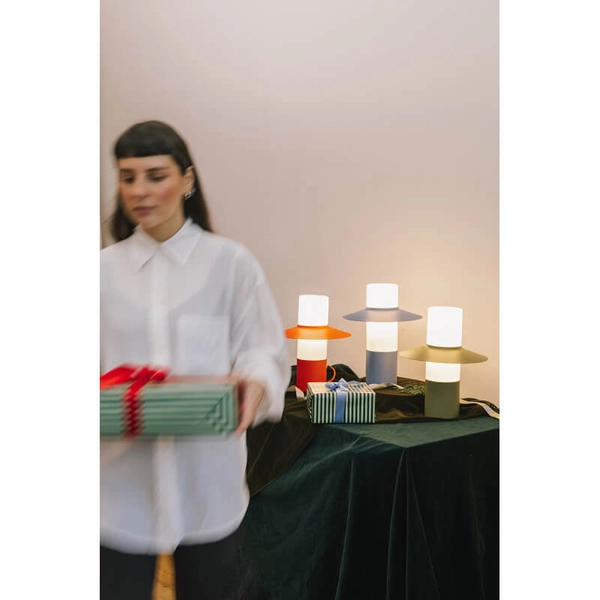 Stołowa lampka na komodę Caponio CPS111P1 z wtyczką biała