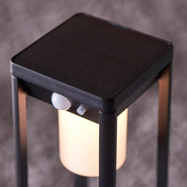 Solarna lampa stojąca do ogrodu Hallam 96930 metalowa IP44 czarna