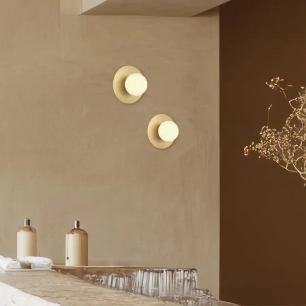 Lampa naścienna 23137 szklana kula do sypialni biały złoty