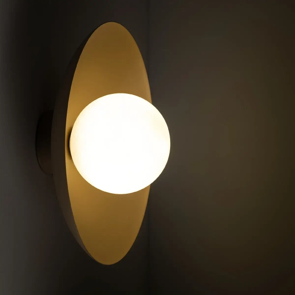 Naścienny kinkiet Slate 10936 metalowa tarcza mleczna kula beżowy