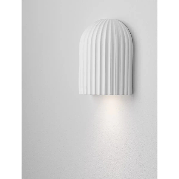 Ryflowana lampa ścienna GIRONTO LE45304 do salonu gipsowa biała