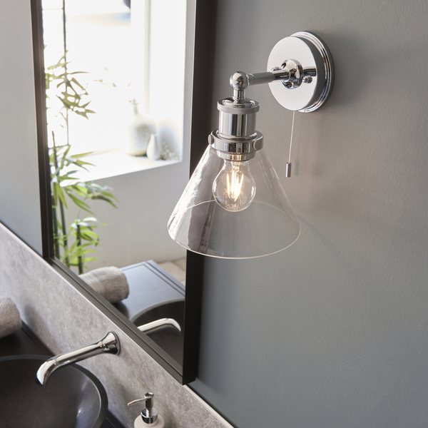 Loftowa lampa ścienna L&-195513 Light& stożkowy klosz IP44 chrom