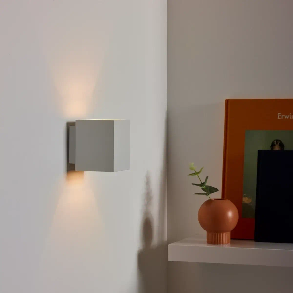 Kwadratowy kinkiet ścienny XERA 23253/01/31 do jadalni biały outlet