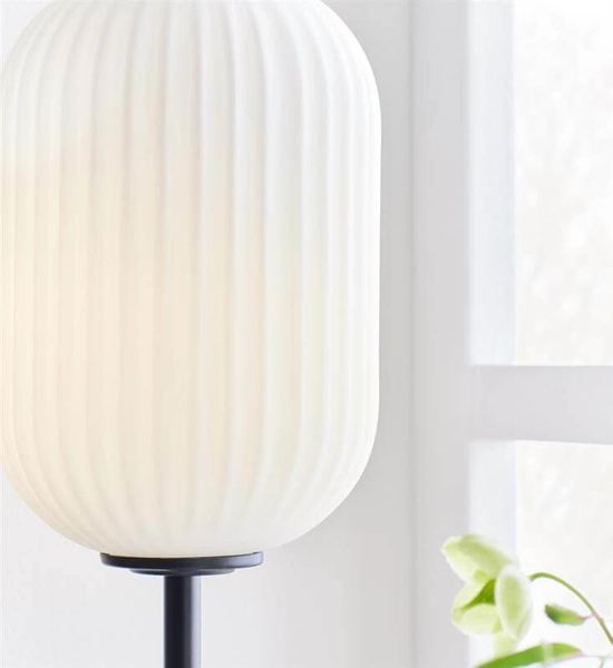 Stołowa lampa szklana Cava do salonu plis czarna biała