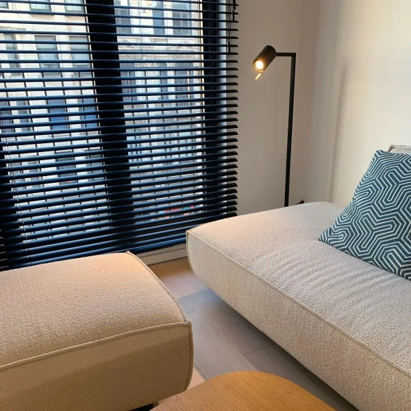 Stojąca lampa salonowa Lesley 03725/01/30 Lucide tuba metalowa czarna