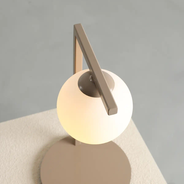 Nocna lampka do sypialni ZAC 1038B17_1 kula ball biała beżowa