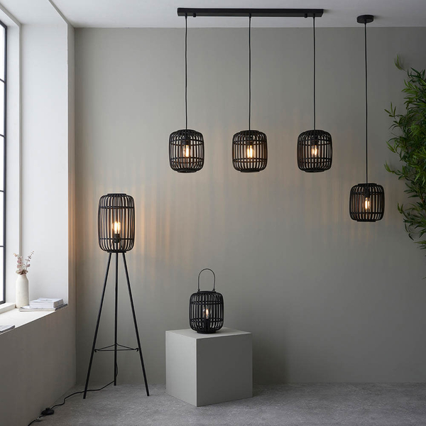 Stojąca lampa na trójnogu Mathias 101697 z wtyczką klatka czarna