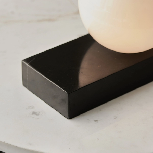 Stołowa lampa marmur Zeus L&-193866 Light& minimalistyczna kula czarna