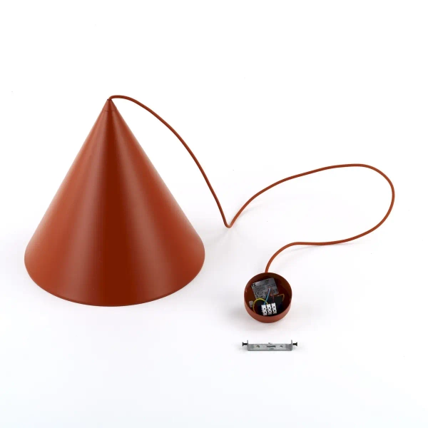 Salonowa lampa wisząca CONO 10065 trójkątna czerwony