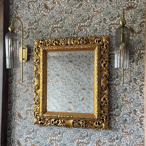 Lampa ścienna Piega dymiony szklany kinkiet na przedpokój