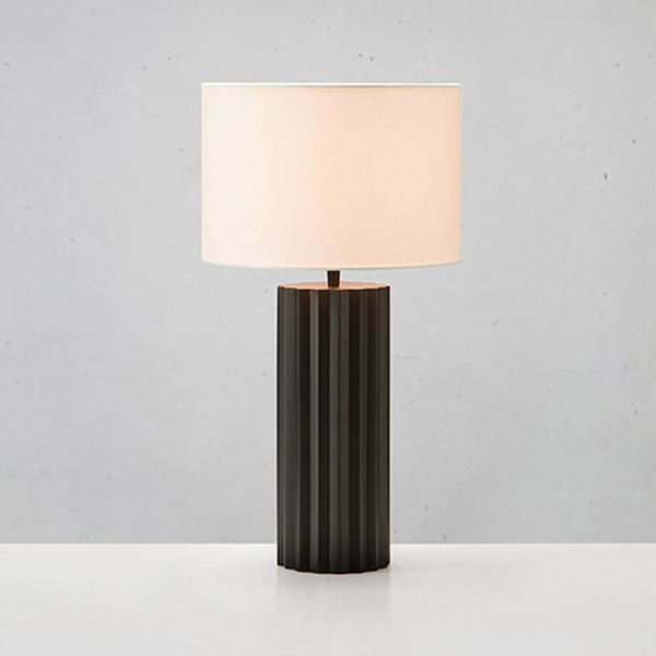 Abażurowa lampka stołowa Hashira 108670 Markslojd metalowa biały czarny