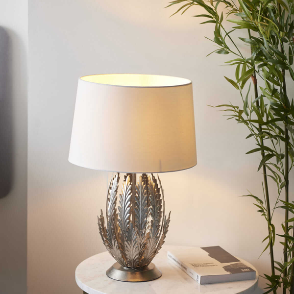 Stojąca lampa stołowa Delphine 98046 do sypialni Endon liść srebrna biała