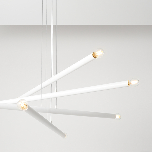 Biała lampa salonowa Tubo 1072P Aldex 8-płomienny żyrandol metalowy