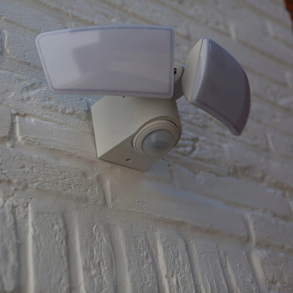 Kinkiet z czujnikiem Artica 7635605331 LED 14,5W 2700-6500K IP44 biała