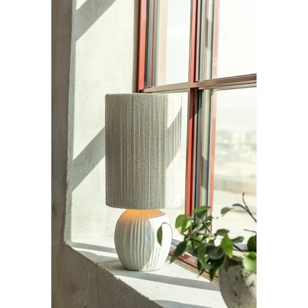 Stolikowa lampka Viela 108829 bawełniana do sypialni beżowa