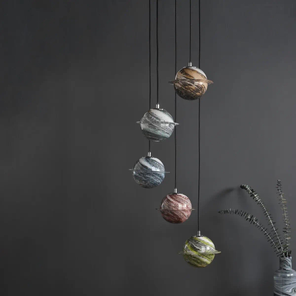 Molekułowa wisząca lampa Cygnus CYG0555 planety szklana beżowa chrom