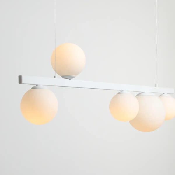 Molekułowa lampa wisząca GARDA 1099F nad wyspę szklana biała
