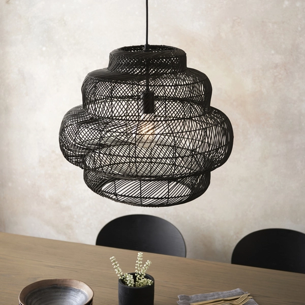 Zwisowa lampa rattanowa L&-198474 Light& do salonu boho czarna