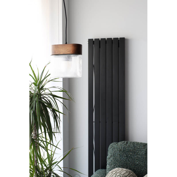 Drewniana lampa wisząca Flumina FLA132P0 ryflowana czarna