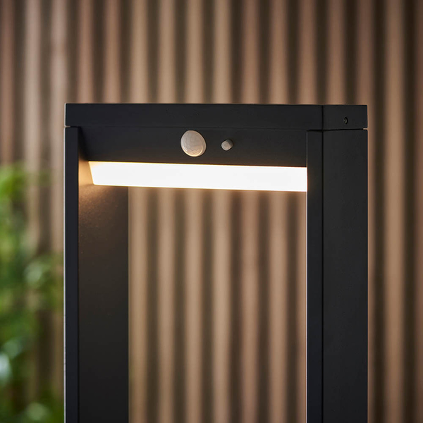 Zewnętrzna lampa stojąca z czujnikiem Dannah 96935 5,88W 3000K IP44 czarny