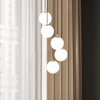 Kaskadowa lampa wisząca Piano 33659 Sigma kule balls białe czarne mosiądz